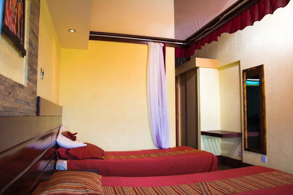 Standard Twin Room, Park View photo 2