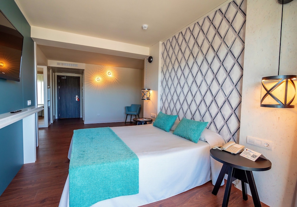Triple Room, Sea View (3 Adults) photo 3