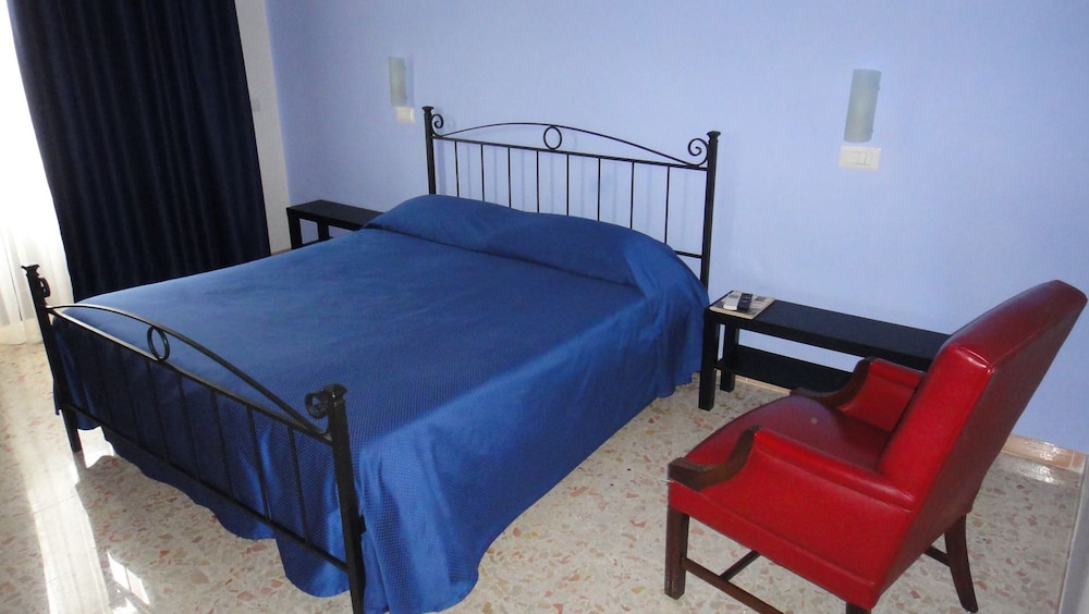 Family Quadruple Room, Multiple Beds, City View photo 2