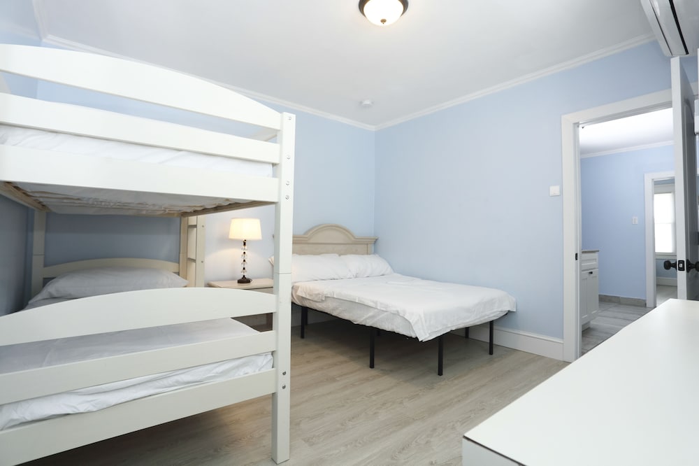 Apartment, 1 Bedroom, Non Smoking (East Side) photo 1