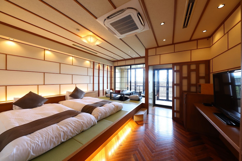 Japanese Style Room, Two Beds, with Open Air Bath photo 2