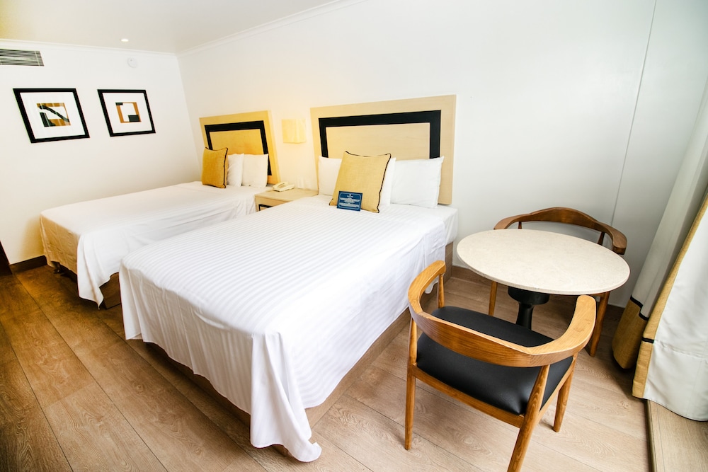 Junior Room, 2 Double Beds photo 3