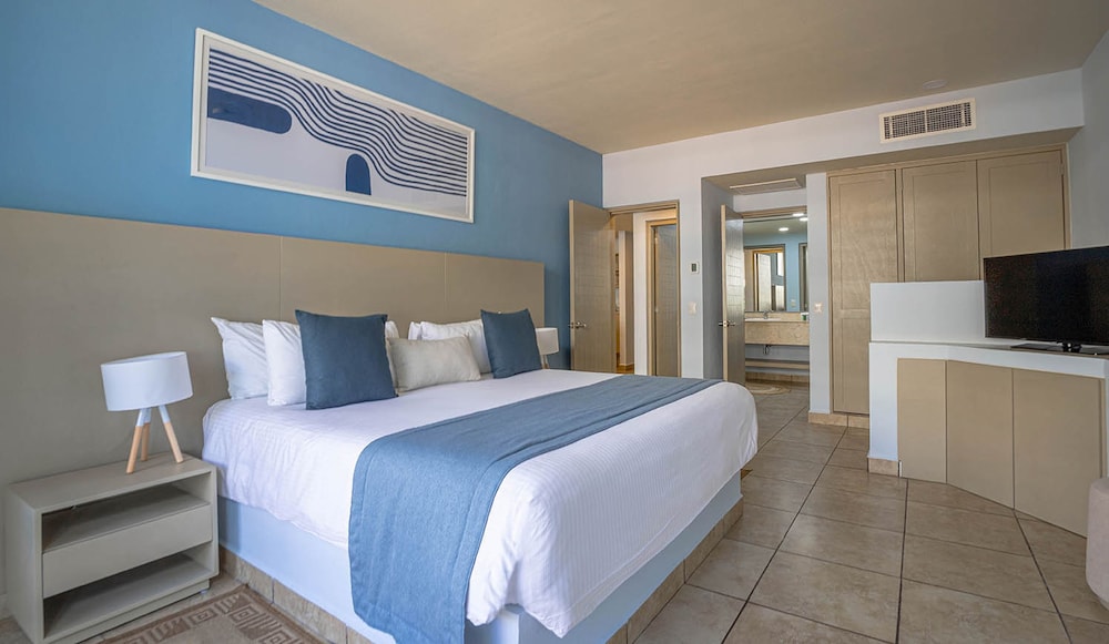 Suite, 1 Bedroom - Photo 6