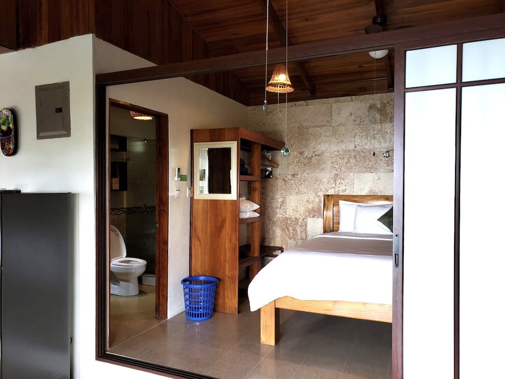 Casa Familiar, 2 Dormitorios, Piscina Privada, Vista al Mar
