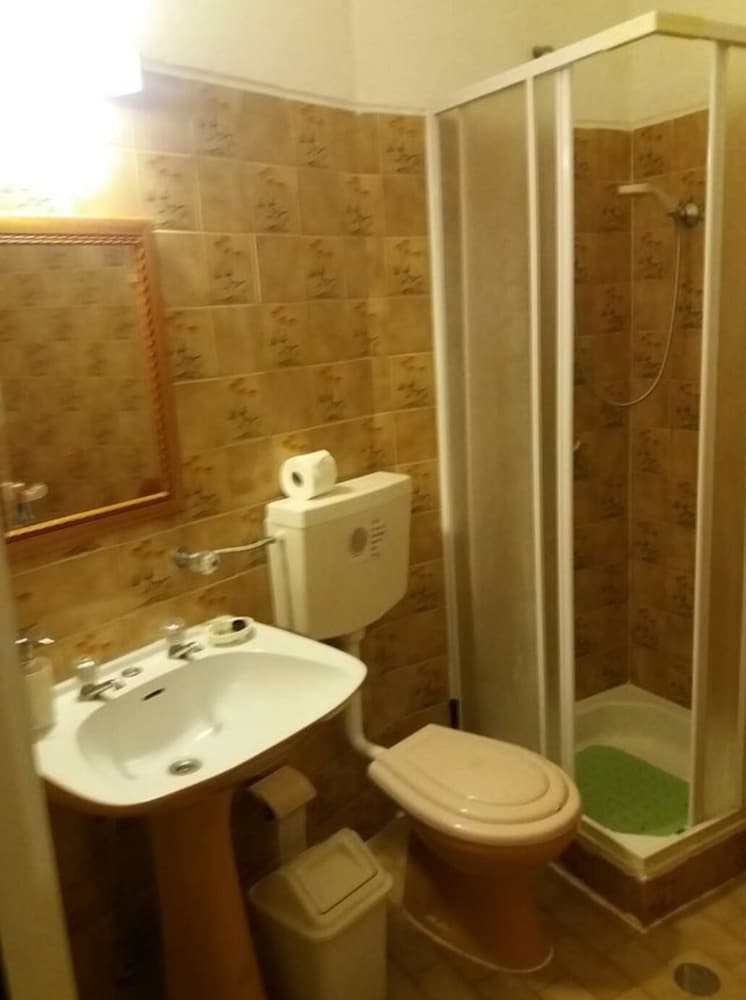 Economy Room photo 2