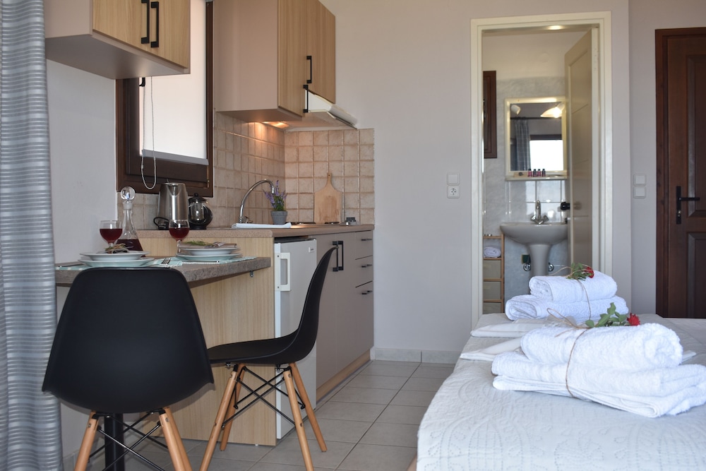 Basic Double Room, Non Smoking photo 1