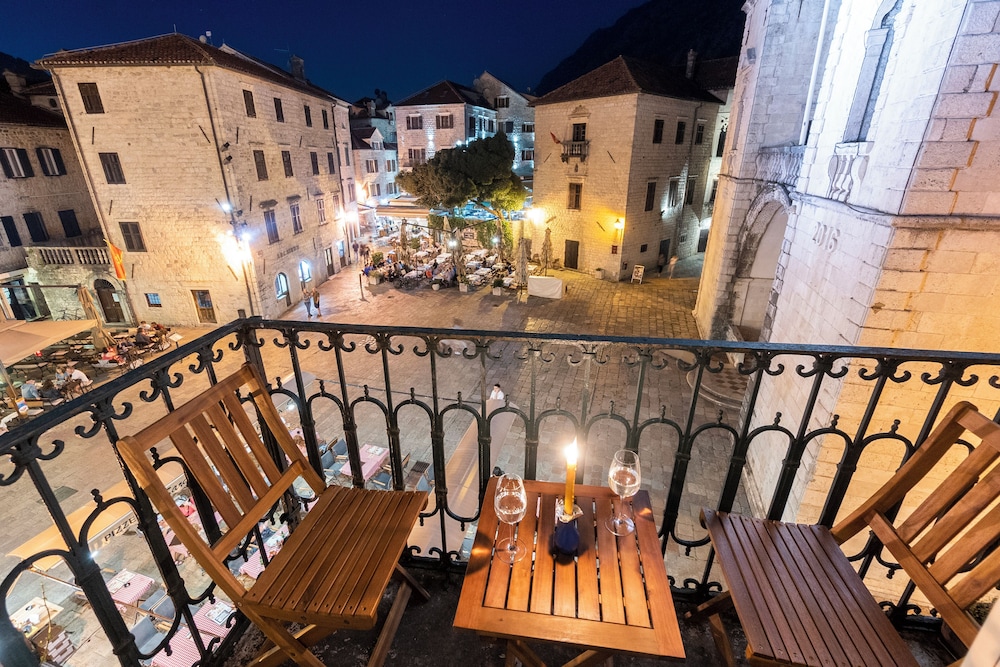 Panoramic Apartment, City View