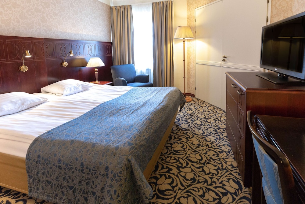 Superior Room, 1 Queen Bed (Castle) photo 1