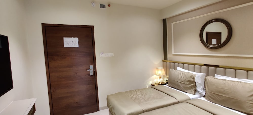 Deluxe Double or Twin Room - Photo 29
