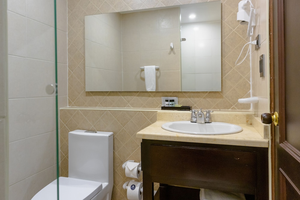 Standard Double Room, 2 Twin Beds - Photo 6