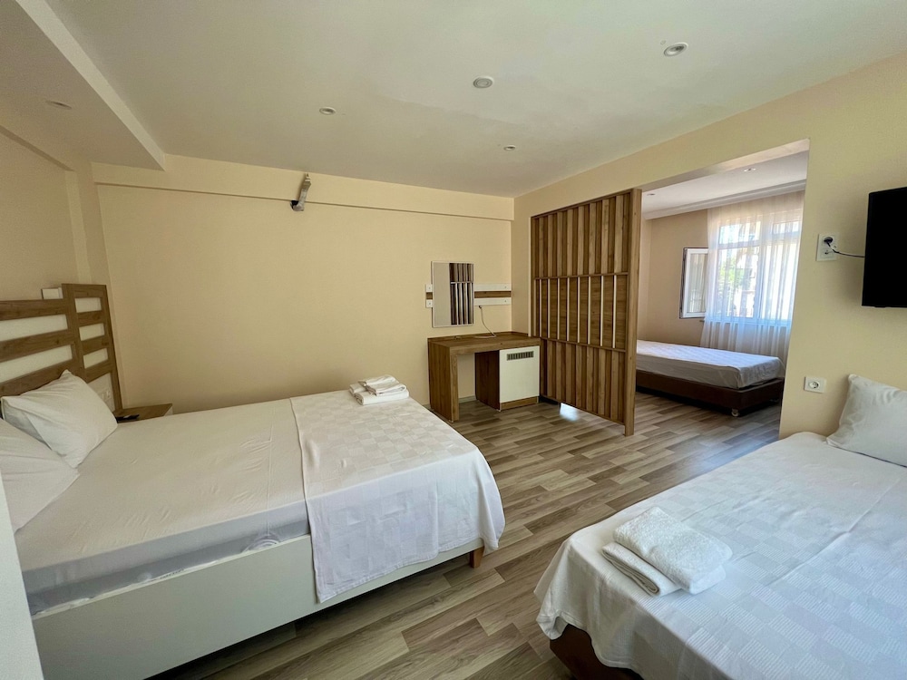 Comfort Double Room, 1 Queen Bed, Smoking, Sea View photo 3