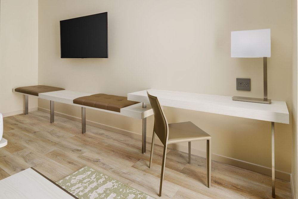 Standard Room, 2 Queen Beds (Mobility/Hearing Accessible, Tub) - Photo 2