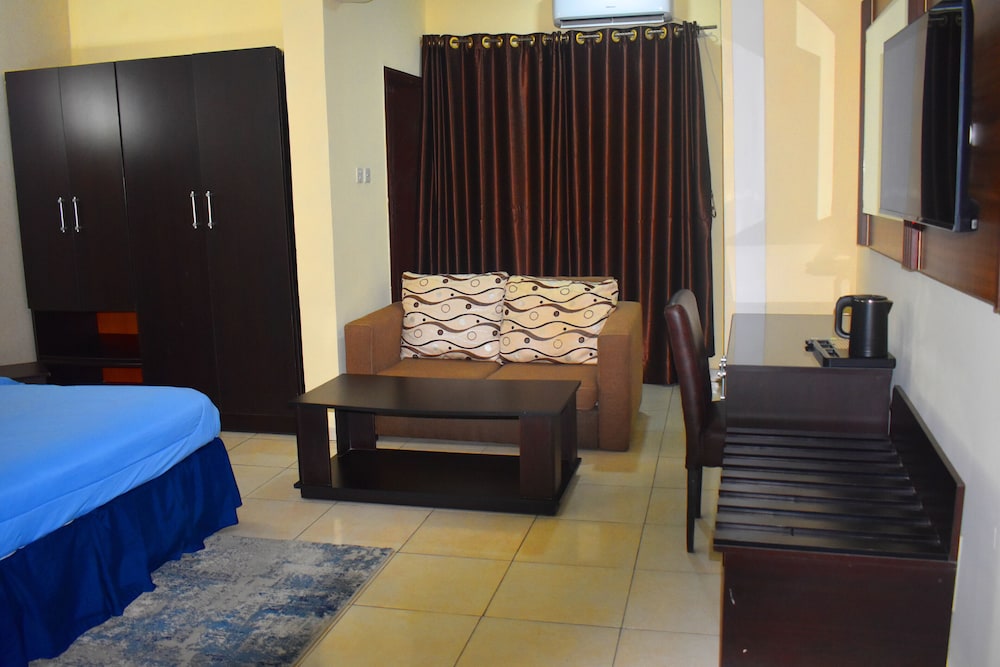 Deluxe Room - Photo 6