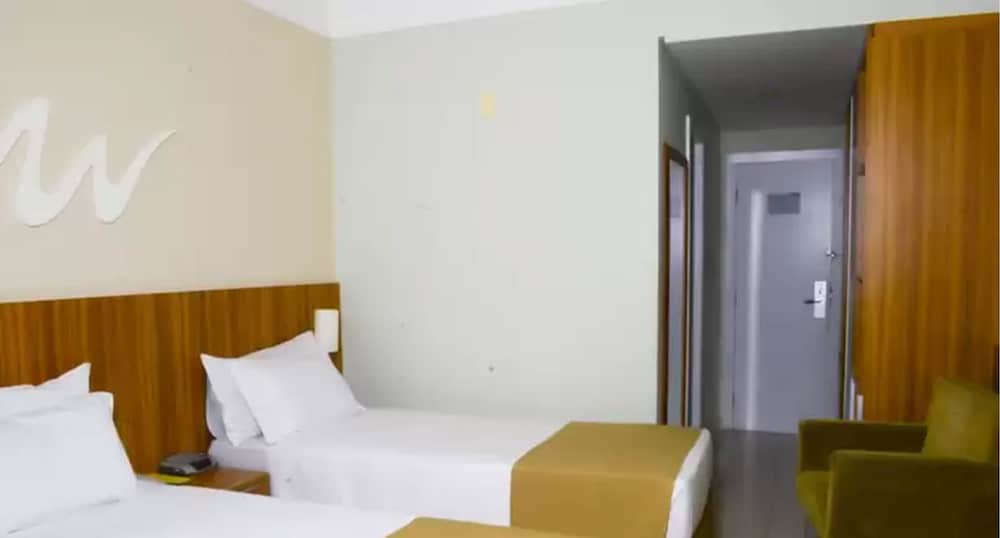 Superior Triple Room, City View - Photo 3
