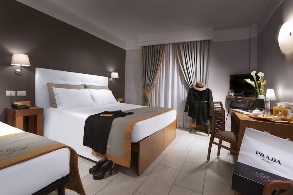 Comfort Room, Multiple Beds, Non Smoking photo 1