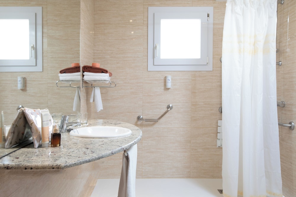 Superior Triple Room (2 + 1) - Photo 7