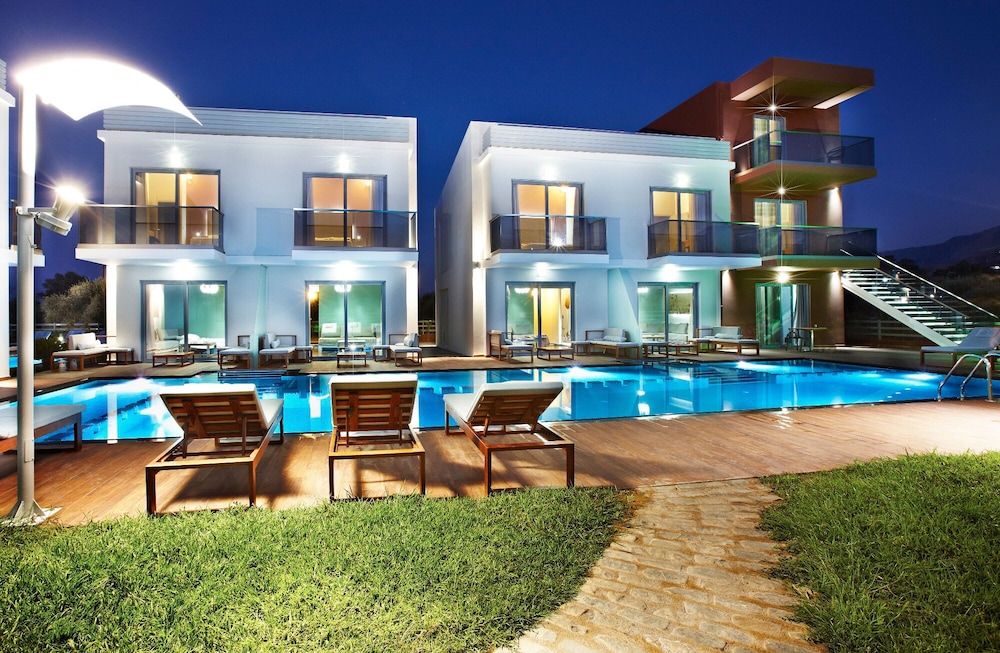Villa with Sharing Pool - Photo 4