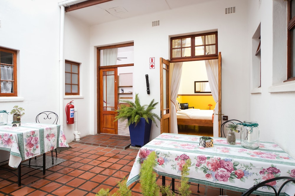 Comfort Room - Main House photo 1