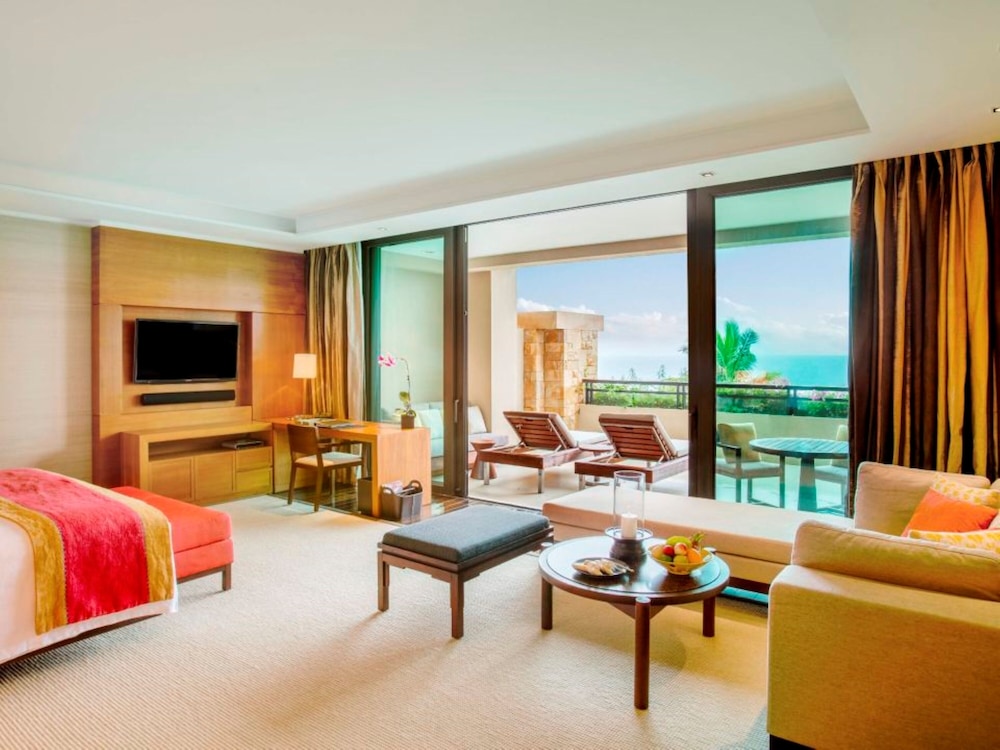 Grand Room, 1 Queen Bed, Ocean View
