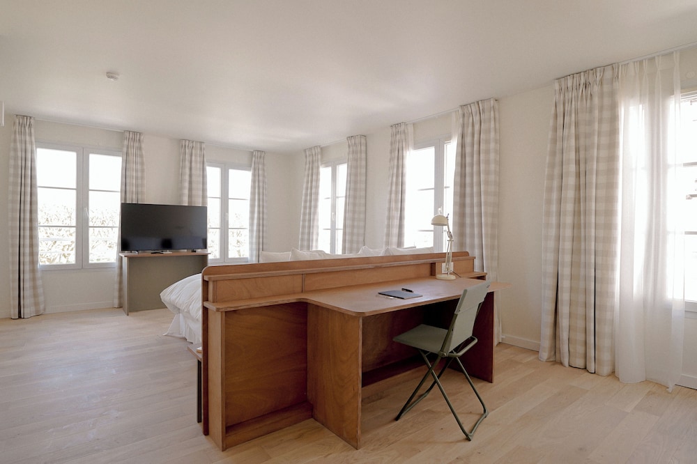 Standard Suite - Photo 5