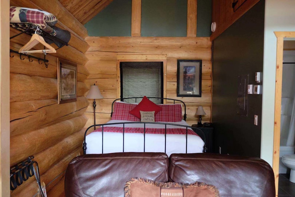 Midnight Sun Cabin photo 1