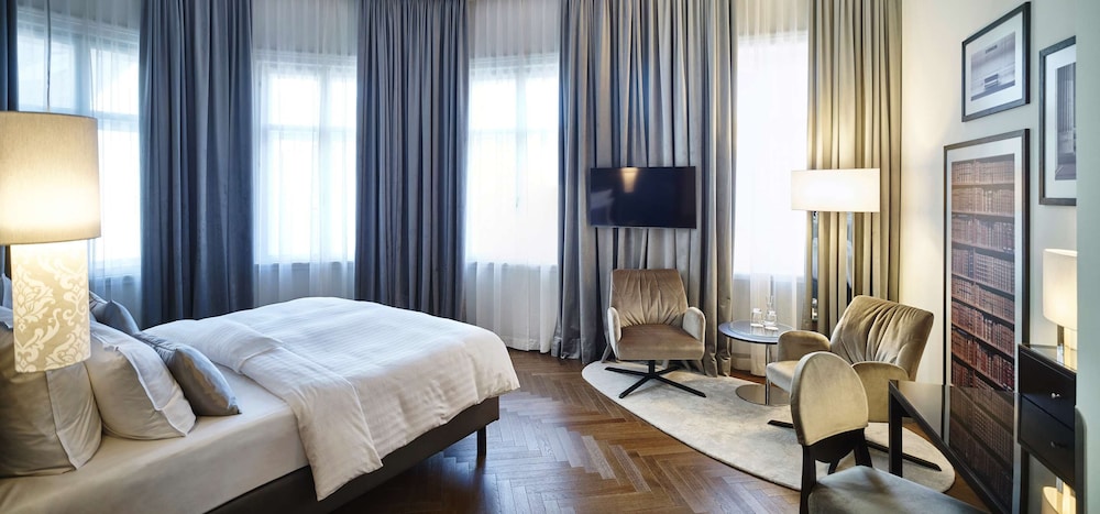 Deluxe Room - Photo 2
