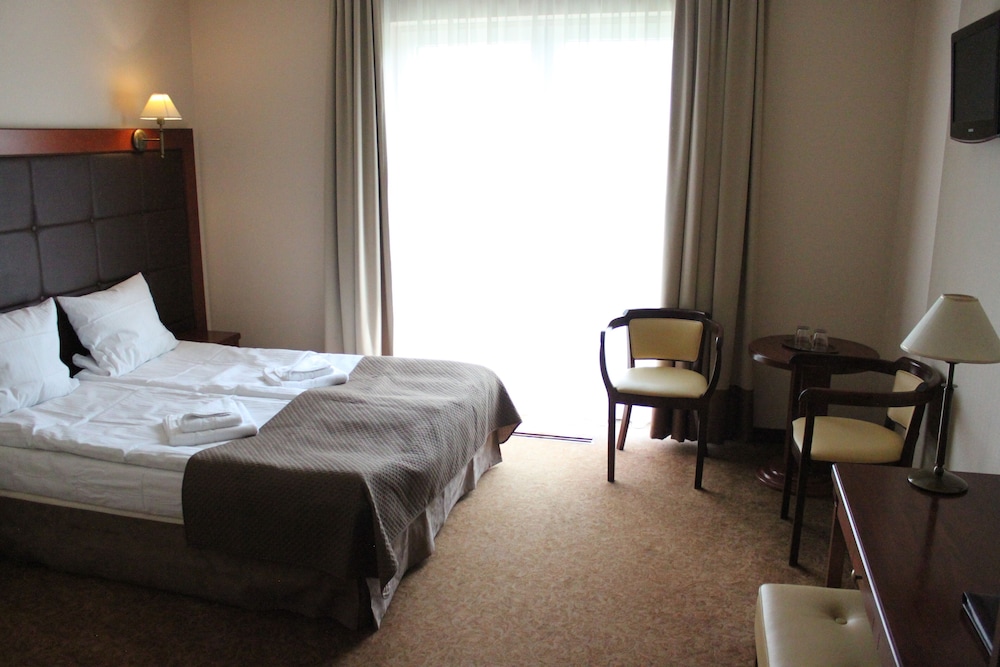 Double or Twin Room - Photo 7