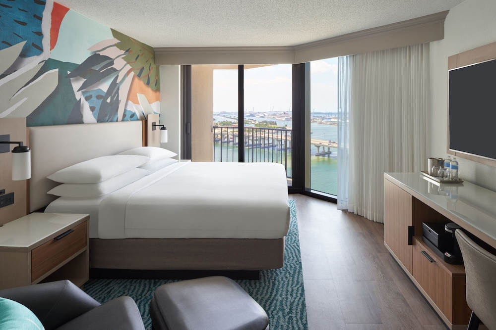 Room, 1 King Bed, Balcony, Bay View