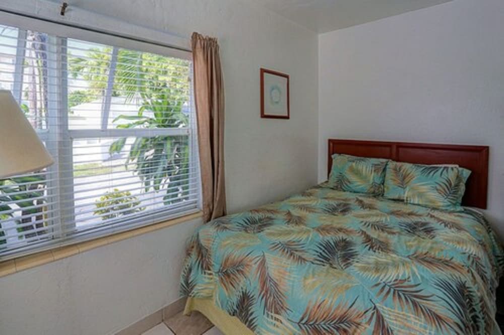 Apartment, 1 Queen Bed, Kitchen photo 3