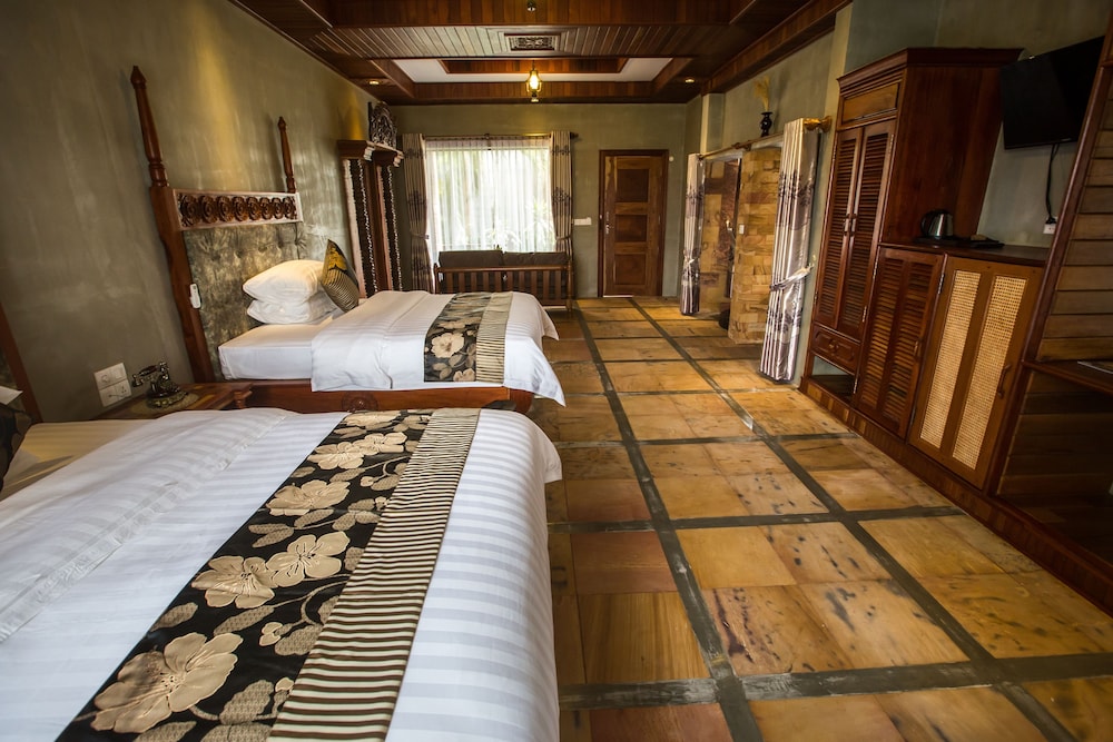 Family Suite-Free 2 ways airport transfer
