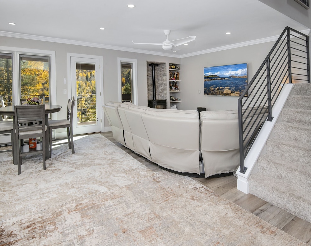 Townhome, 4 Bedrooms