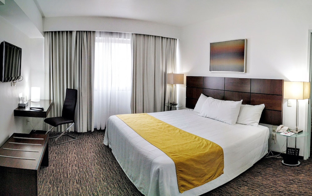 Standard Room, 1 King Bed photo 2
