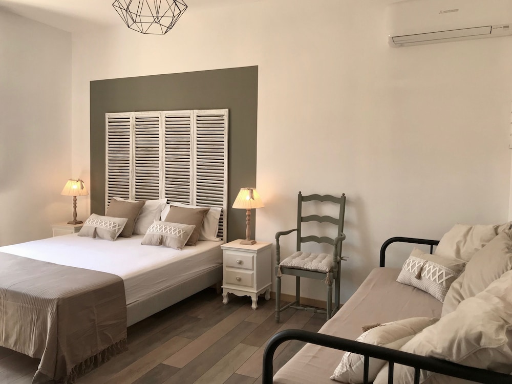 Quadruple Room - Photo 10