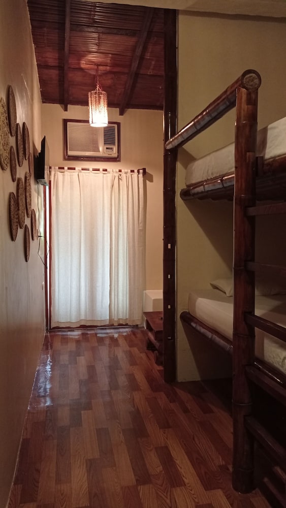 Deluxe Quadruple Room, Multiple Beds photo 1
