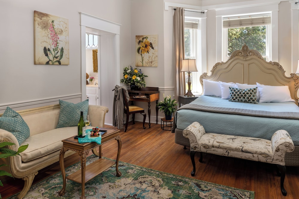 Executive Suite, 1 King Bed (Penelope Barker Suite)