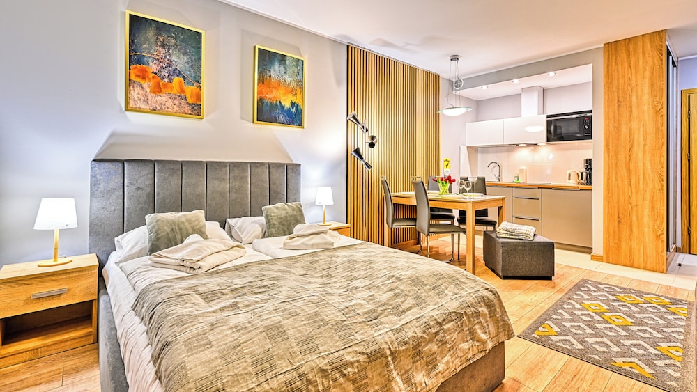 Apartment (3043)
