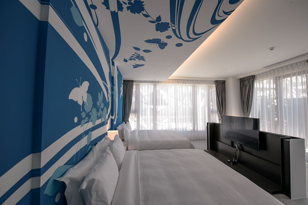 Deluxe Quadruple Room, Tower photo 2