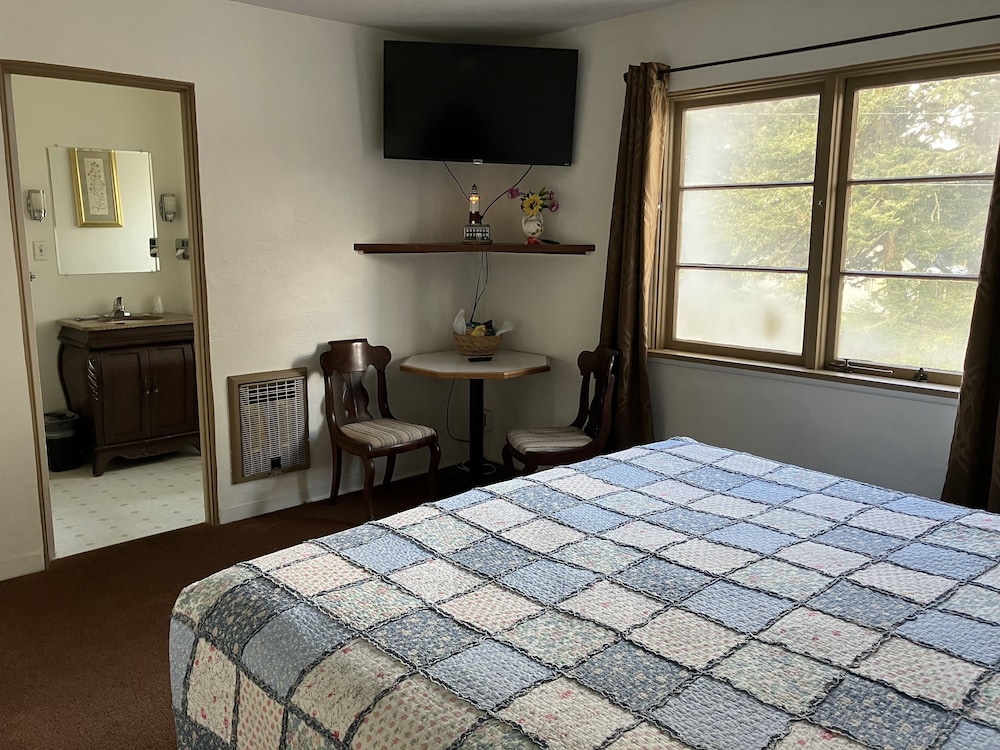 Standard Single Room, 1 King Bed - Photo 7