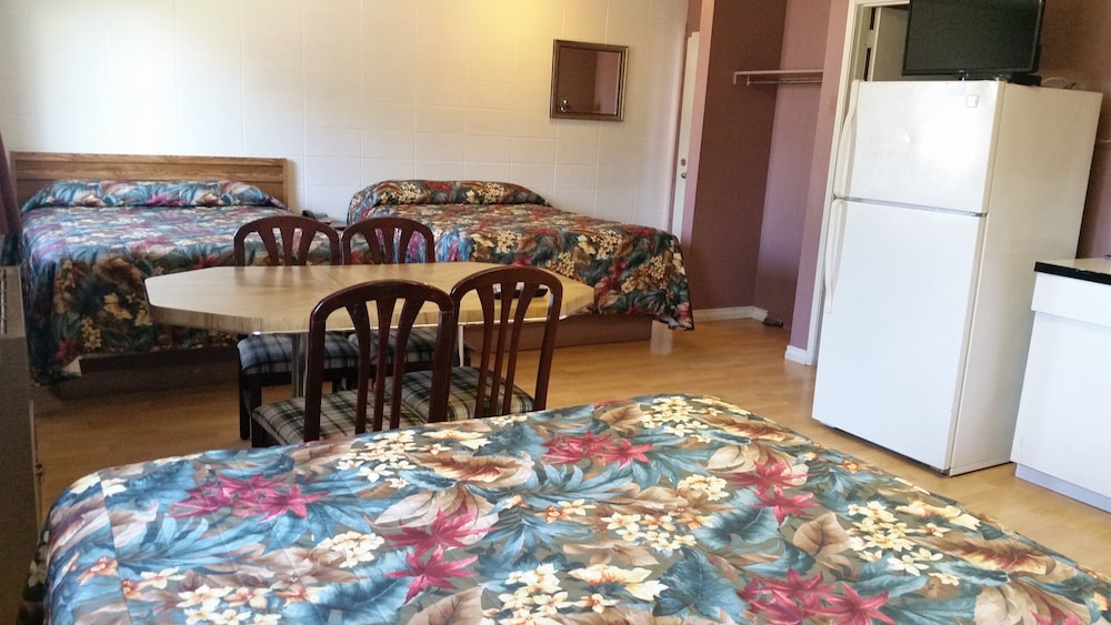Deluxe Room, Multiple Beds, City View photo 1
