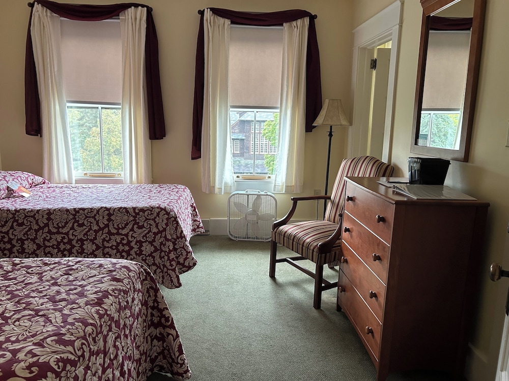 Traditional Room Non A/C photo 1