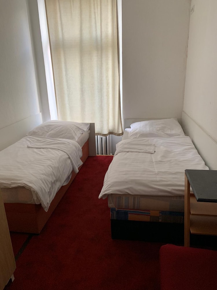 Economy Double or Twin Room photo 2