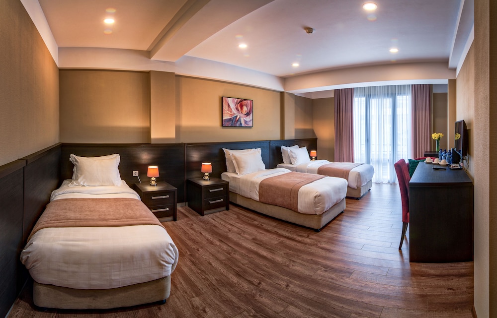 Standard Triple Room, 3 Twin Beds, Non Smoking