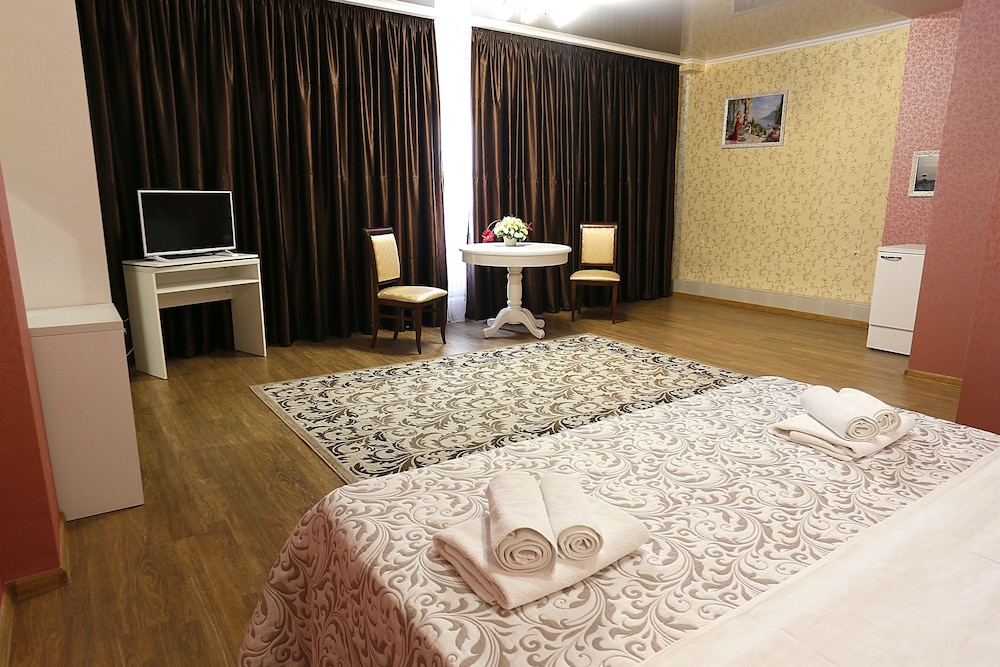 Deluxe Double Room, Jetted Tub photo 3