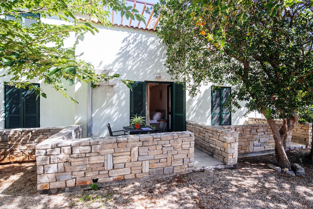 Essential Studio Apartment for 2 persons photo 3