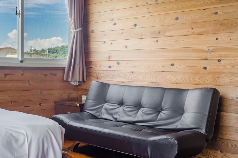 King Room with Lake View - Photo 3