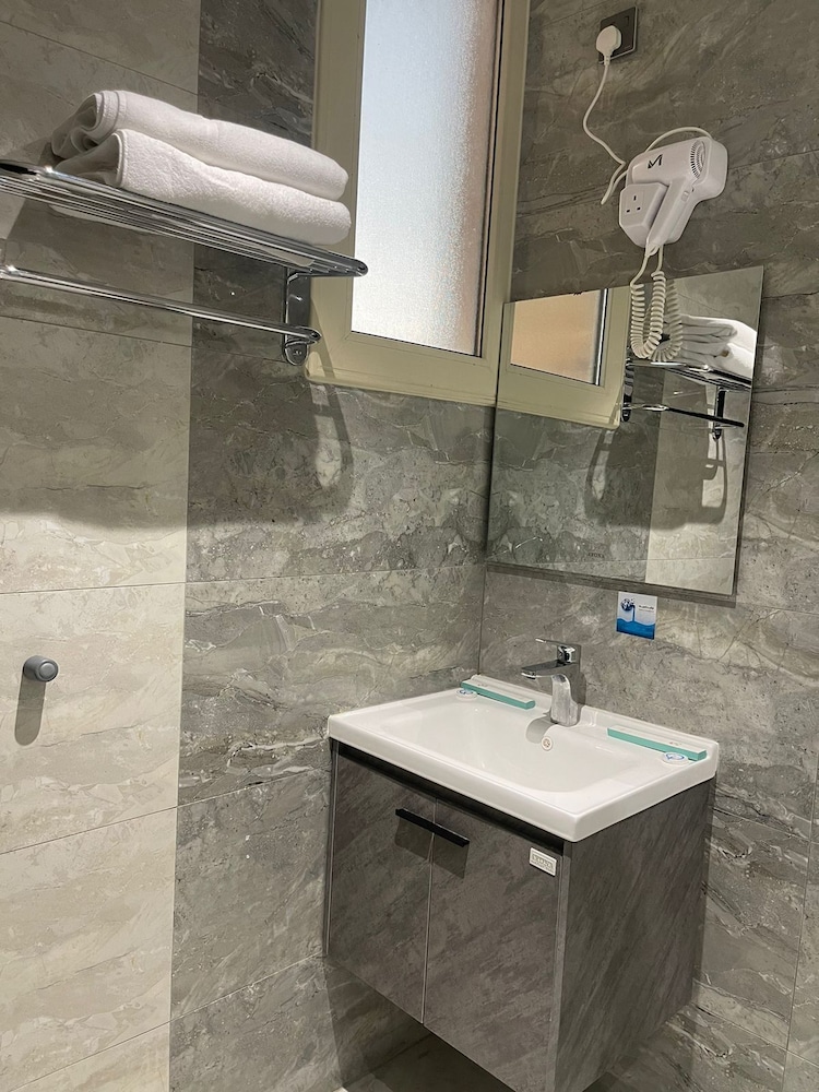 Luxury Apartment, Kitchenette, City View photo 2