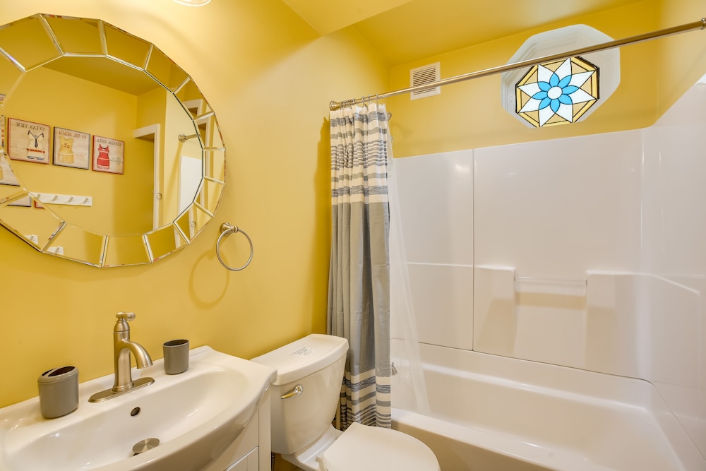 House (Multiple Bedrooms) photo 2