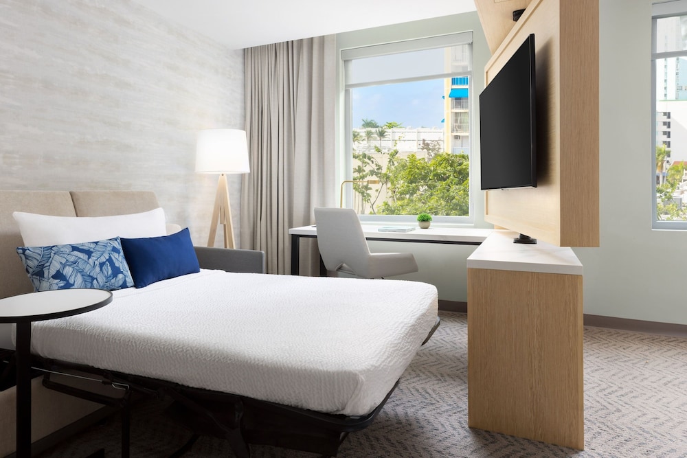 Suite, 1 Bedroom - Photo 8