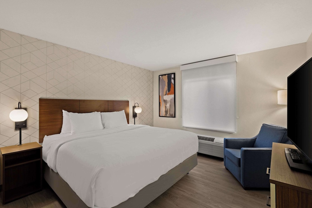 Suite, 1 King Bed, Non Smoking