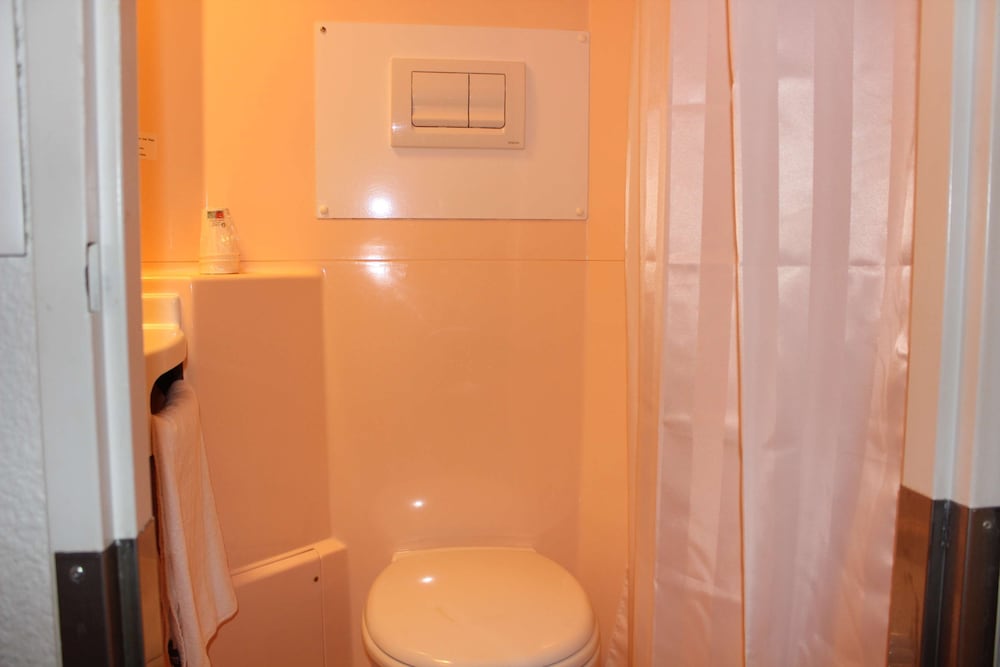 Standard Room, 1 Double Bed - Photo 7